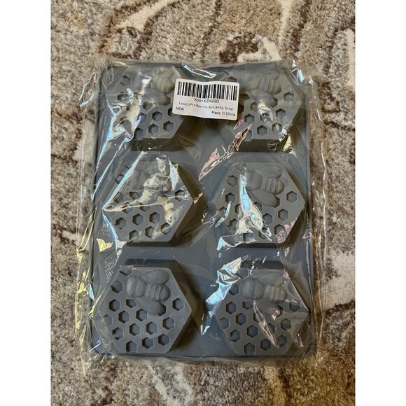 Bee Honeycomb Silicone Mold NEW Soap - Picture 2 of 2